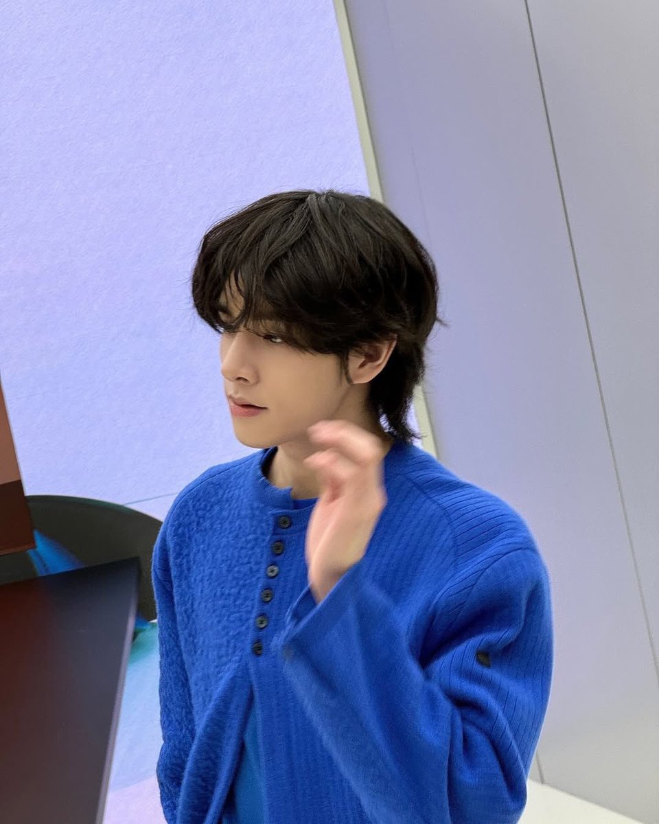 sjakedaily's tweet image. [ INSTAGRAM | 241223 ]

"#광고 💙
@ader_error
#ADERERROR #아더에러
#ADER10thAnniversary #FUTOURIST #JAKE"

#JAKE #ENHYPEN_JAKE #제이크 #엔하이픈_제이크 #ENHYPEN @ENHYPEN @ENHYPEN_members 🌧️ (1/2)