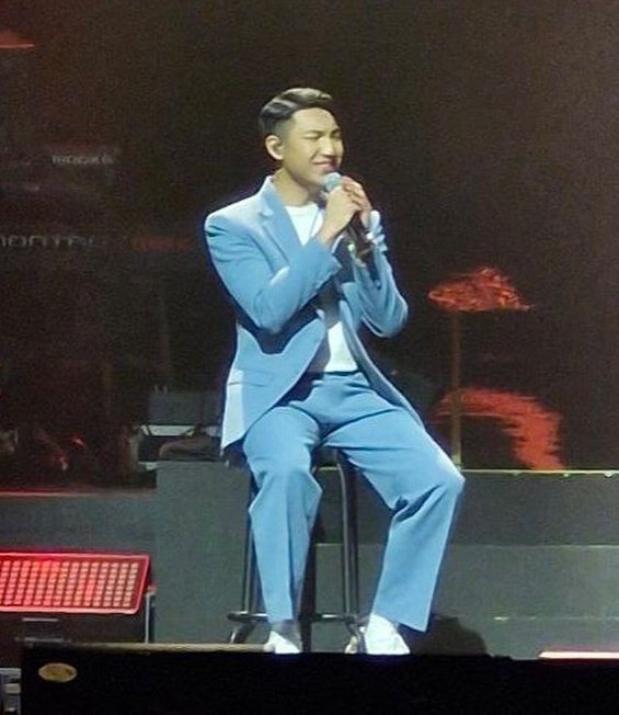 D_marianne23's tweet photo. He is truly blessed with stunning looks and amazing talent!! That's our Asia's Pop Heartthrob!! We're so proud of youu always Darren!! 🙌🥰✨
#DARREN @Espanto2001
#PureEnergyOneMoreTime
#TatakStarMagic @starmagicphils https://t.co/Tu35rs21LZ