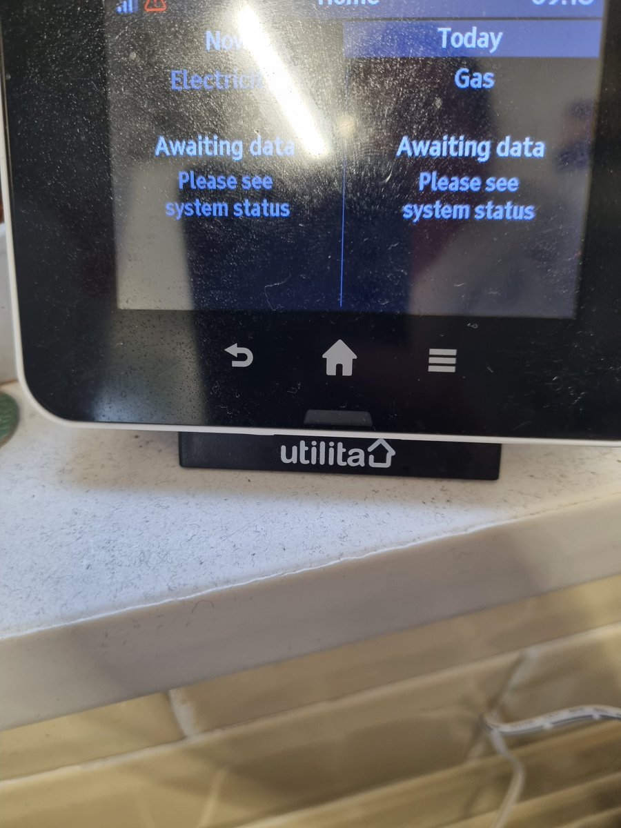 RachelM04367462's tweet photo. @UtilitaEnergy so smart meter thingy doing this when I got up? It was fine yesterday and last night any idea on how to fix this? Thanks https://t.co/PTpqyVpqlz