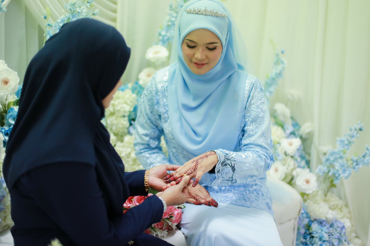 HrLisaaa's tweet photo. E-day ❤️💍 https://t.co/f6v3QImD6s