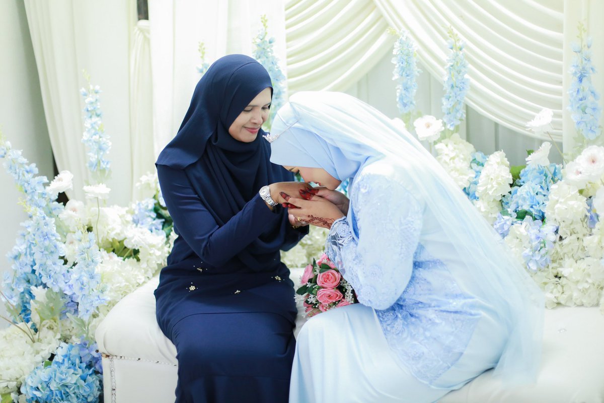 HrLisaaa's tweet photo. E-day ❤️💍 https://t.co/f6v3QImD6s