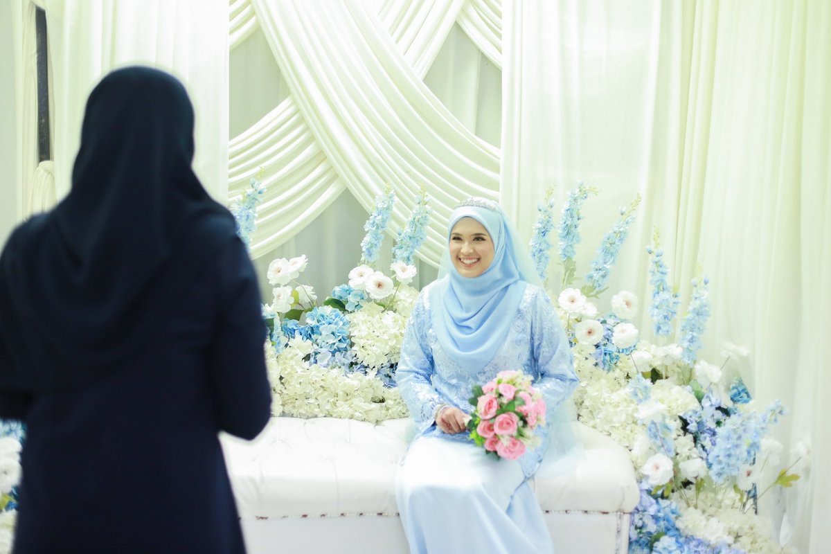 HrLisaaa's tweet photo. E-day ❤️💍 https://t.co/f6v3QImD6s