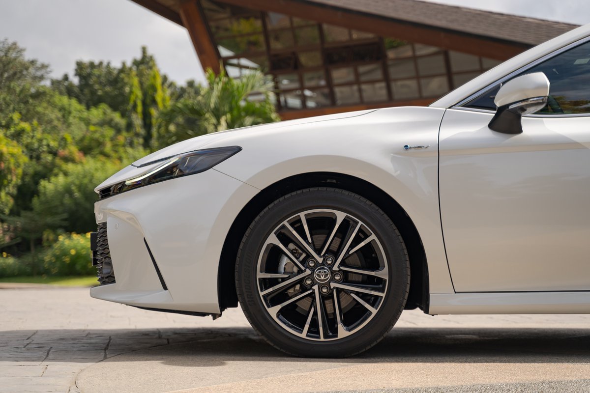 ToyotaMotorPH's tweet photo. Elegance and sustainability with the Toyota Camry HEV. Visit your local Toyota dealership or go to https://t.co/WfUiaASyBq
#MasterpieceInMotion #MobilityForAll #MoveYourWorld https://t.co/mz941XL48O