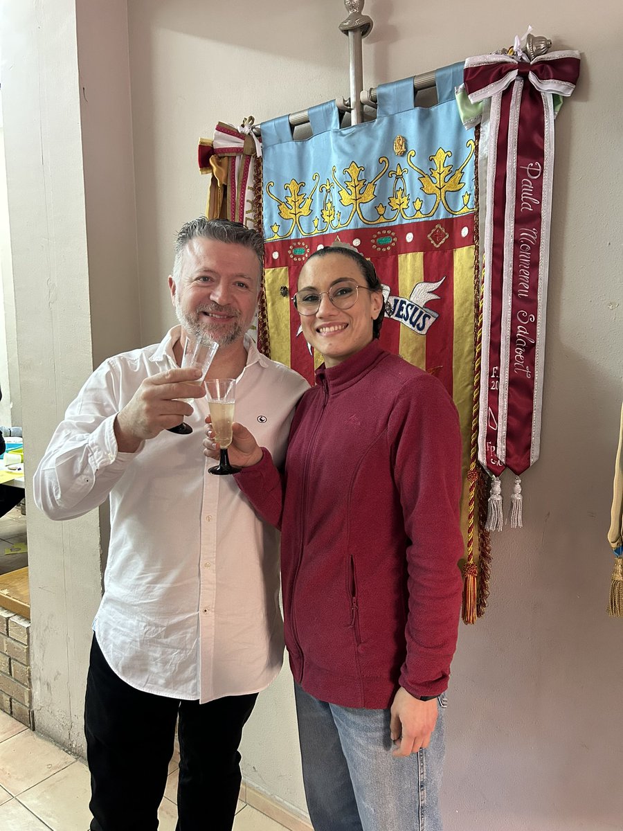 DINAR DE NADAL FPJ 🎄🥂
Des d'ací vos desitgem tot el millor per a l'any vinent. 🍀🫶🏼