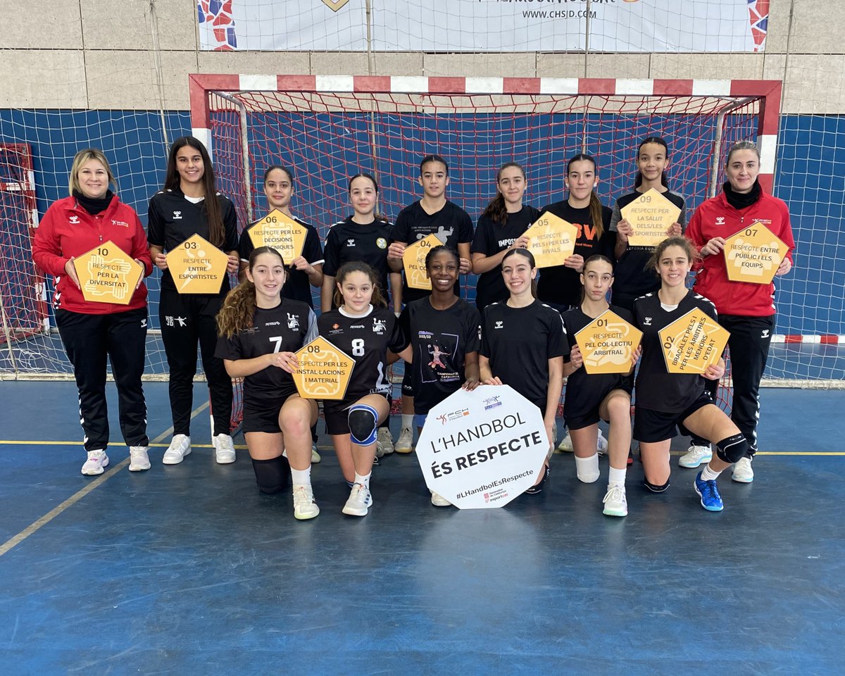 🔝 #LHandbolEsRespecte present a la jornada d'entrenaments de les SSCC d'aquest cap de setmana!

#HandbolCatalà
