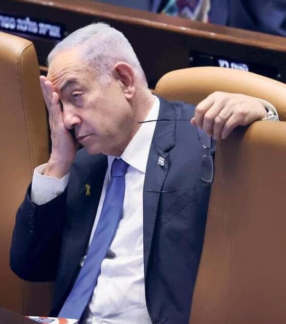 thelitt80824365's tweet image. דוד מידן

עוד בטרם יילכו ויתממשו
האיסורים גם על המילים,
כמה קריאות מהיציע:

צילומי רהב בחרמון הסורי
לא מעודדים ביריונים להתנהגות טובה.
להיפך, אצבע בעין ממריצה נקם.
למה למהר להשפיל?
ממתי השפלה יצרה משהו טוב?
העלבון כבר נאמר, הוא מאיץ חלקיקים רב עוצמה.
נכון לגבי ג׳ולאני וגם לגבי…