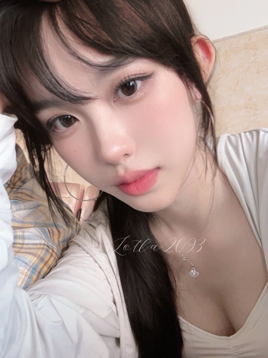 可恶的鸡屁股女士 (@lotla2094) on Twitter photo 