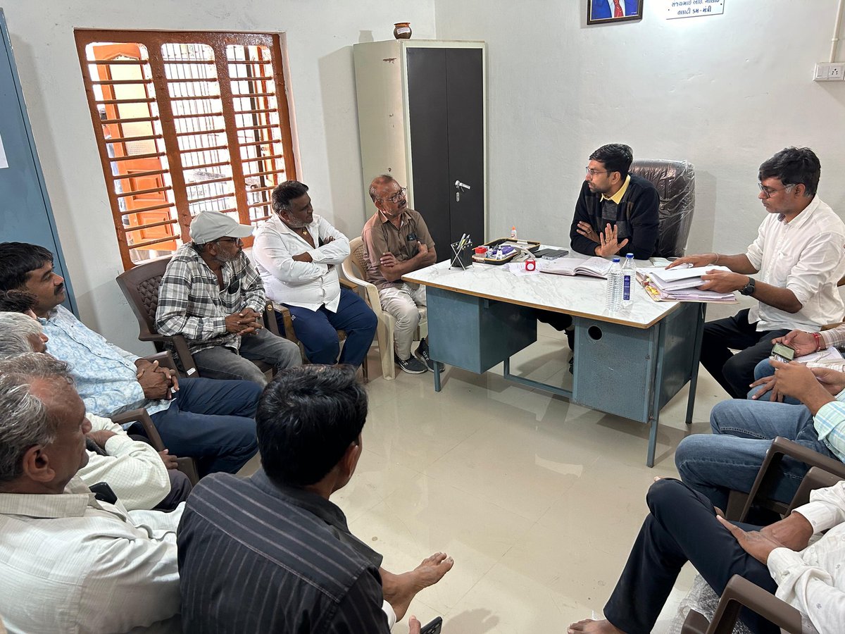 આજ રોજ માન પ્રાન્ત અધિકારીશ્રીના માર્ગદર્શન હેઠળ થોરિયાળી ગામે ફોરેસ્ટ સેટ્ટલમેન્ટ કરવા બાબતે ગામે રૂબરૂ મુલાકાત લઇ સ્થળ વિઝીટ કરી ગામ લોકોના પ્રશ્નો બાબતે ચર્ચા કરી અહેવાલ તૈયાર કરવાની કામગીરી કરવામાં આવી
<a href="/CollectorRjt/">Collector Rajkot</a>