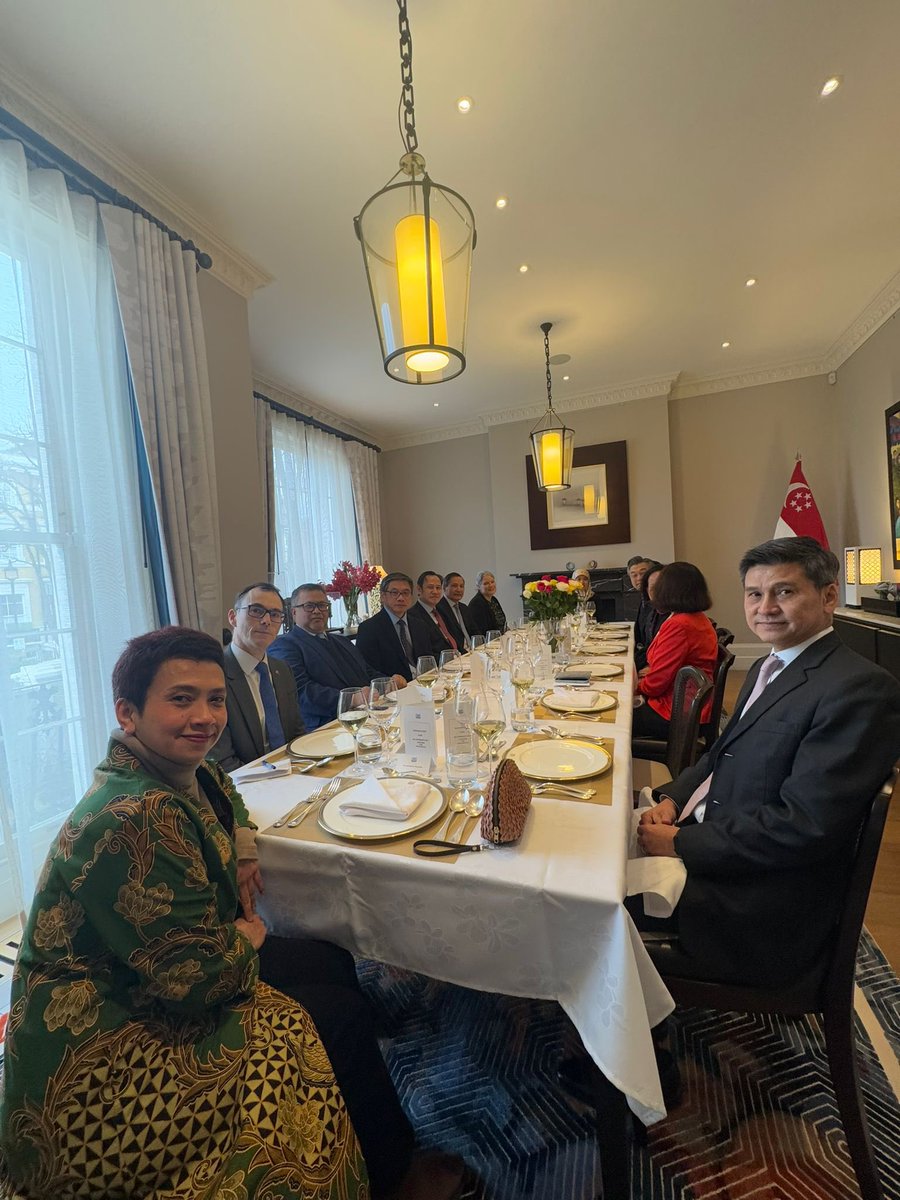 HC Ng Teck Hean hosted a year-end luncheon on 20 Dec, bringing together UK Indo-Pacific Minister <a href="/CatherineWest1/">Catherine West</a> and several Heads of Mission from the Indo-Pacific region. They exchanged insights, discussed recent developments in Indo-Pacific and the UK ‘s role in the region.