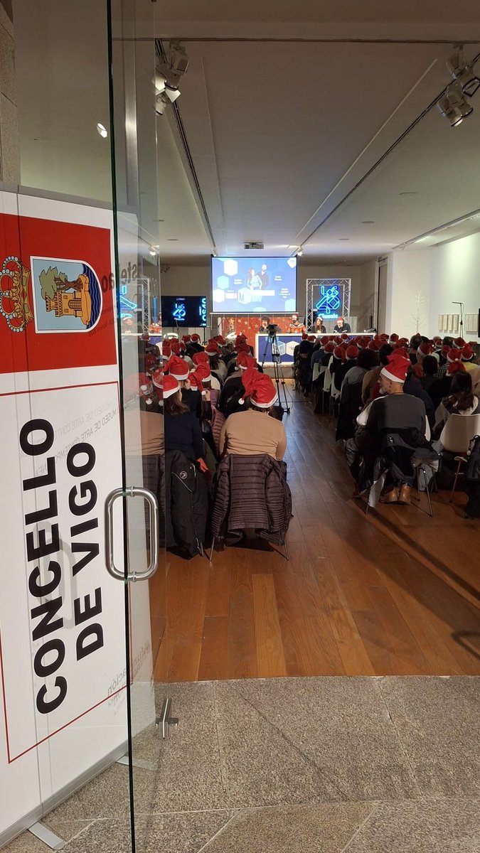 Éxito rotundo del programa #morningbox desde Vigo el pasado viernes 20 desde <a href="/MARCOVigo3/">MARCO Vigo</a> . Si quieres escucharlo de nuevo: los40.com/podcast/mornin… emitido el 21/12/24.