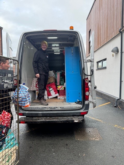 WWL has gone above and beyond, donating care packs which include essential items such as toiletries, socks and snacks to <a href="/TheBrickWigan/">The Brick</a> 🎁

We have given around 150 care packs which will be given to the homeless in the Wigan Borough over the festive period.

Well done team WWL!💙