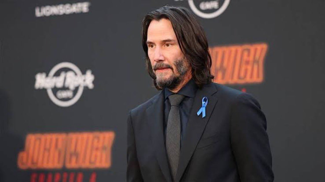 Keanu Reeves : "Hayatta tartışmaların dışında kaldığım bir aşamadayım. 1+1=5 deseniz de haklısınız. İyi eğlenceler."