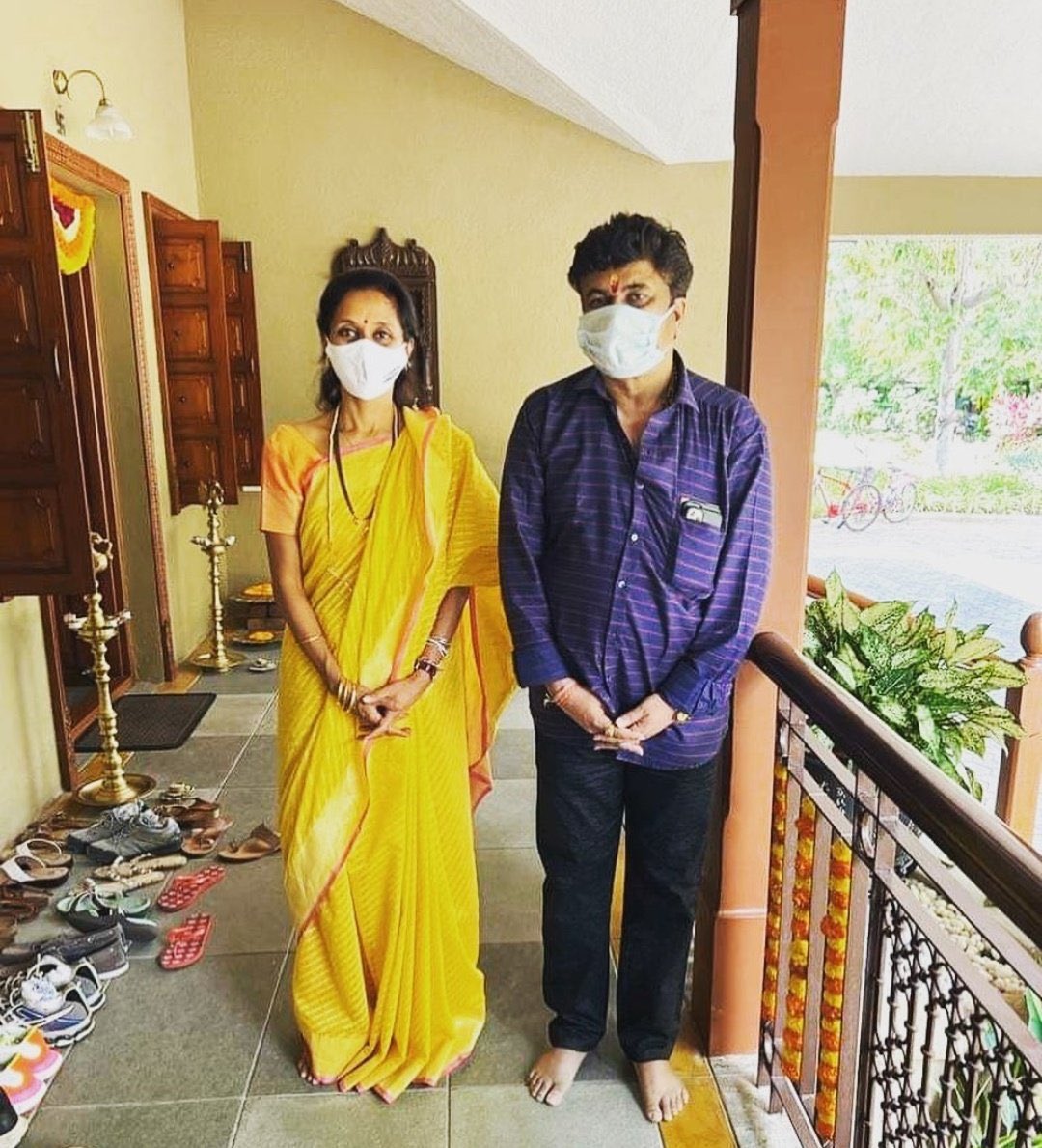 anjali_damania's tweet photo. वाल्मीक कारड वर फक्त परळीत १० वेळा FIR झाले, २३ सेक्शन्स त्यापैकी अनेक सेक्शन ३ ते ४ वेळा देखिल आहेत. एकूण ४५ सेक्शन्स लागले आहेत. 

इतके गंभीर गुन्हे असलेला माणूस, धनंजय मुंडे आणि त्यांच्या पत्नी बरोबर डायरेक्टर? त्यांना आधी मविअ ने थारा दिला आता महायुतीने.

बीड मधून खूप फ़ोन आले. खूप दहशत आहे या सगळ्यांची. लोकांनी जागायचं कसं?
