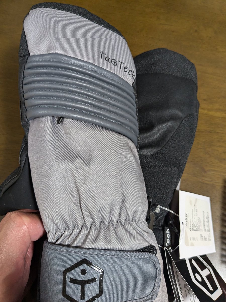 hachinkuni's tweet photo. 届いて実物見て触って思ったけど、これで2,980円は安くないか??
ワンシーズンもてばいいかな?って思ってたけど3シーズンはいけんじゃね?
#TaoTech https://t.co/sXAKcse301