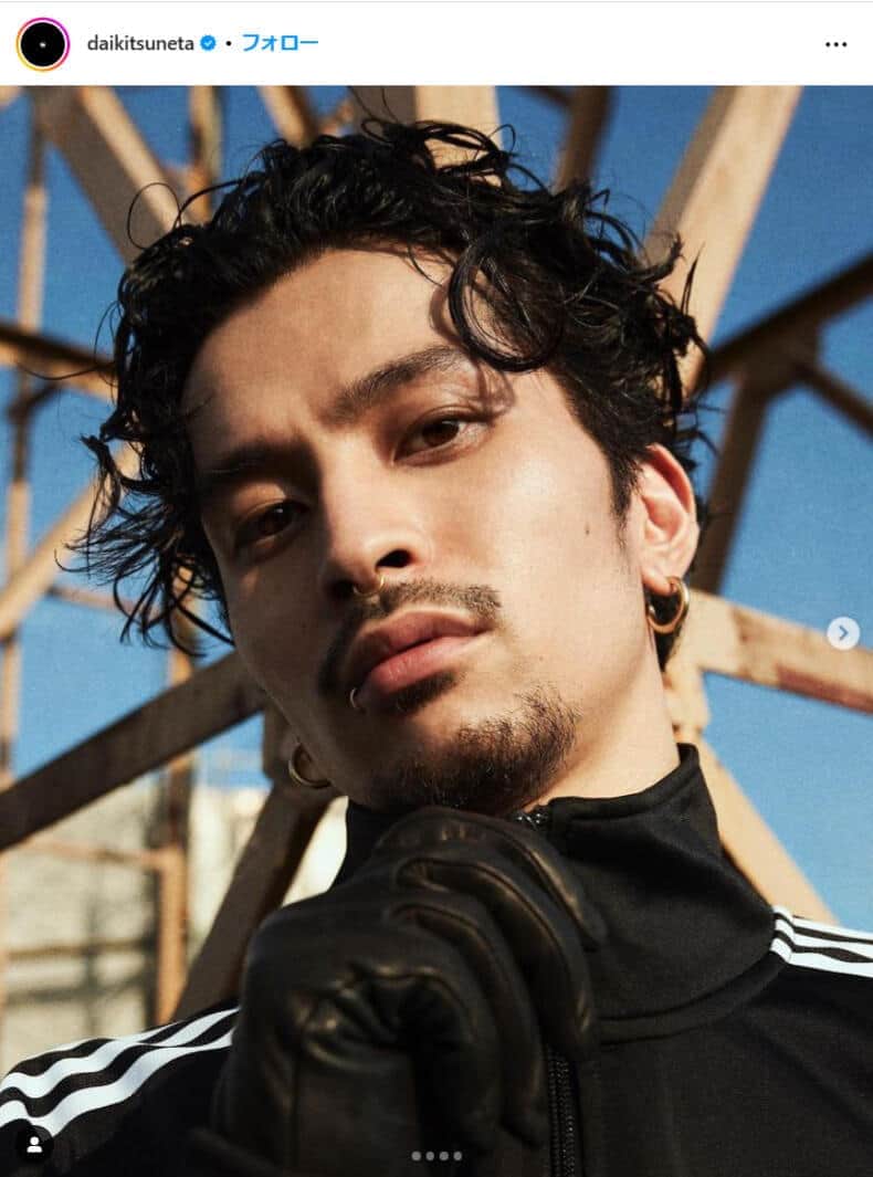 King Gnu 常田　BEAUTY & YOUTH スエード　レザー　ブルゾン 言及】King Gnu、今年一回も音楽番組に出ず 「テレビ出る人間の雰囲気