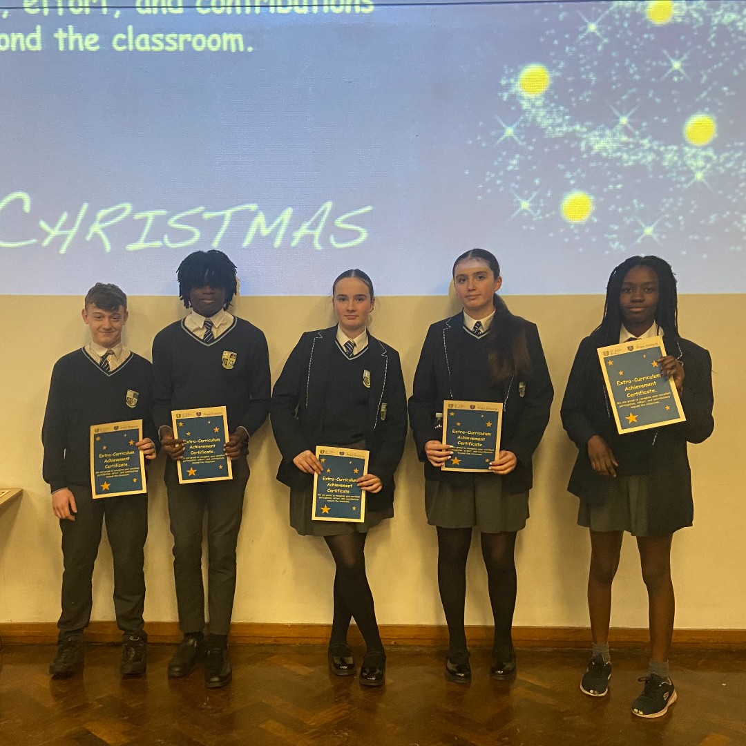 SalesianAcademy's tweet photo. โญ๏ธ Year 9, well done for your excellent attitude, hard work, resilience and extracurricular activities this term!
We presented the coveted Silver Award for high positive points on Class Charts, and finished with a nail biting game of Bingo๐
#RUAH #SJBShines #RewardsAssembly https://t.co/HvWJxa1S95