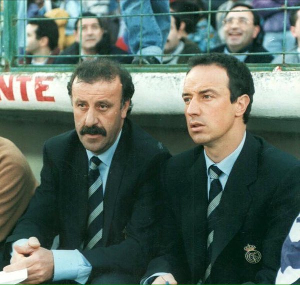 Retro_Goleador's tweet photo. 🚨 Don Vicente Del Bosque y Rafa Benítez en el Real Madrid en 1994.
#RetroFG https://t.co/iCHFhaSaB1