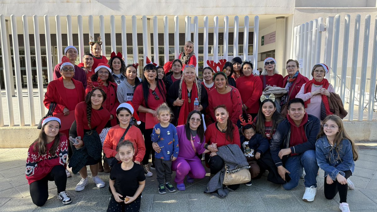 icdelalfarero's tweet photo. Segunda Visita del CORO de la IGLESIA a una Residencia de Ancianos de Almería. 
NUESTROS MAYORES LO MERECEN ♥️
➡️ Agradecemos a todo el EQUIPO de la R. La Esperanza su cariño, amabilidad, y atención con un super desayuno sorpresa que nos habían preparado 😋😋 A Steeven le han encantado las croquetas 😛, y Ayleen la tortilla de patatas 😜