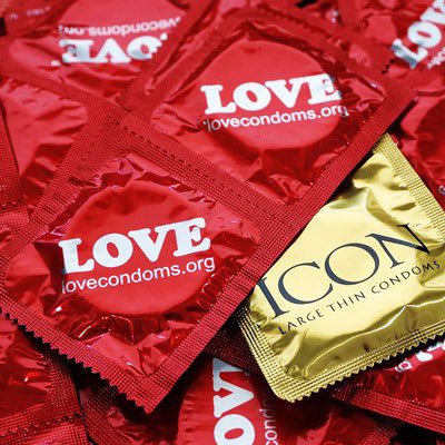 ahfugandacares's tweet photo. Don’t let the festive vibes cloud your judgment!
Before the magic happens, know your partner’s HIV status or play it safe with a condom. 
Protect your health while you enjoy this festive season.

#FestiveVibes 
#KnowYourHIVstatus
 #UseAcondom 
#SaferIsFun https://t.co/yyRz7C6tNk