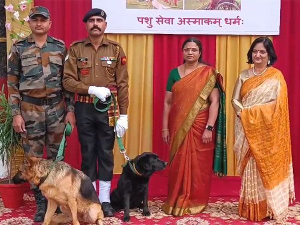 feedmileapp's tweet image. Army gifts retired Military dogs to asha schools, citizens on remount Veterinary Corps Day.

#feedmile #IndianArmy #MilitaryDog #VeterinaryCorpsDay