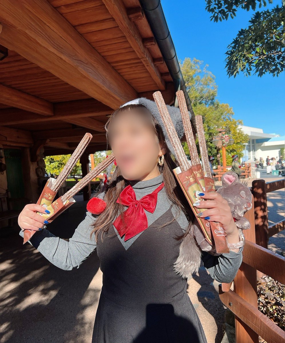 昨日ちゃんとチョコチュロスチャレンジしてきたよ🍫！
 #ディズニーランド