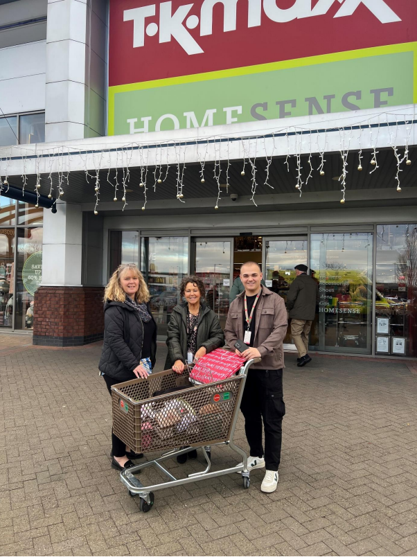 BoltonSch's tweet photo. Thank you to staff, pupils &amp; their families who generously donated gifts for families in need. We also received a wonderful donation from @TKMaxx_UK Middlebrook who supported our initiative with funds towards a range of gifts. It will make a difference, thank you! #BoltonGiving https://t.co/AGlwwWw4cM