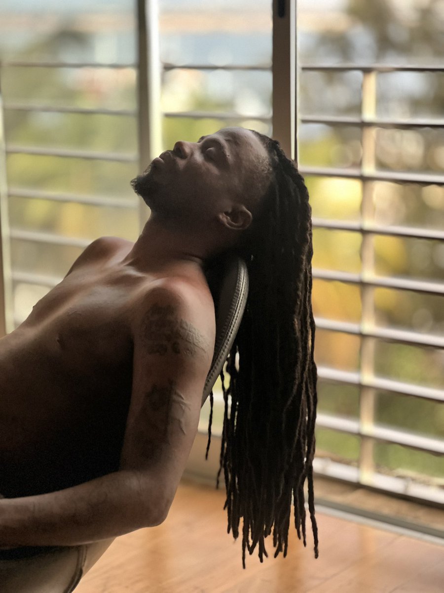 Começamos a semana do meu aniversário 🎉 eu acordei grato, com a saúde necessária para não parar mas com a certeza de que se for para fazer mais do mesmo talvez esteja na na hora de parar algumas coisas🙏🏿 Sexta feira celebramos o meu aniversário no @posto__7 na Ilha De