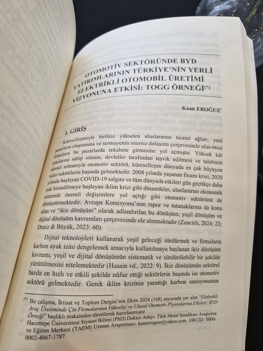 ergzkaan's tweet photo. Aziz Konukman'a Armağan: Türkiye Ekonomisinin Serencamı başlıklı kitabımız FSCongress Ankara'ya yetişti. Harika bir duygu. Kongre, öğleden sonra ve yarın gün boyu gerçekleşecek oturumlarla devam edecek.
#FSCONGRESS https://t.co/pNbxYUiLSF