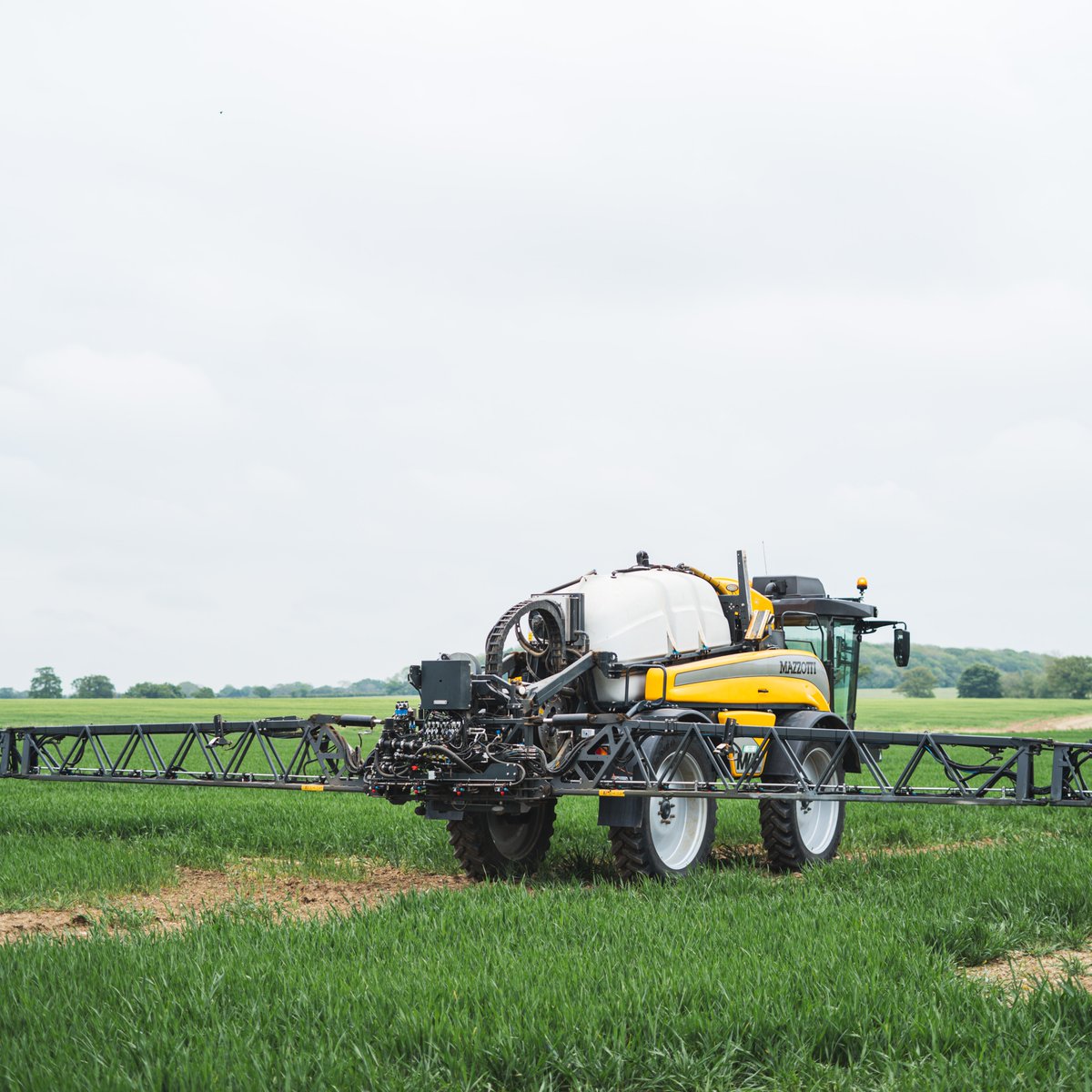 NitraSol's tweet photo. Quickly absorbed by the plant, Nitrasol liquid nitrogen fertilisers offer a pH-balanced formula with the widest selection of nitrogen and sulphur nutrients for optimal growth 🌱

#LiquidFertiliser #SustainableFarming #Inhibitor #Urease #FarmingUK https://t.co/uUJ4qyjfy1