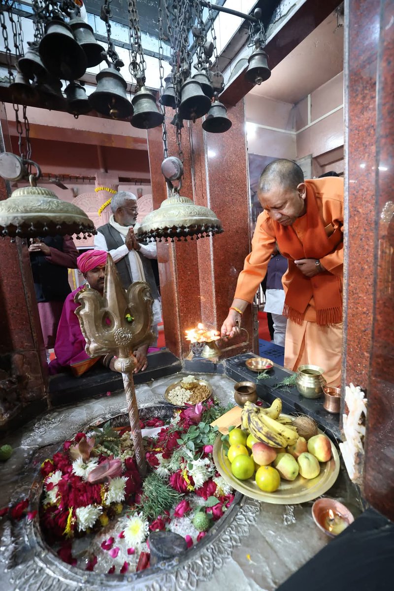 CMSHUKL's tweet photo. @myogiadityanath इस महाकुंभ में 1200 हिंदू तदर्थ अध्यापक का परिवार आपके नाम पर जलसमाधि लेगा और इतिहास में लिखा जाएगा कि कैसे एक हिंदू राजा ने अपनो को बिना कुसूर के मार दिया जब ऐसे ही हिंदुओं को खत्म कर देगे तो हिंदू रा��्ट्र कैसे बनाएंगे आप के लिए तो कुर्सी प्यारी है अधिकारी प्यारे है जनता का क्या https://t.co/IOUuVWruc8