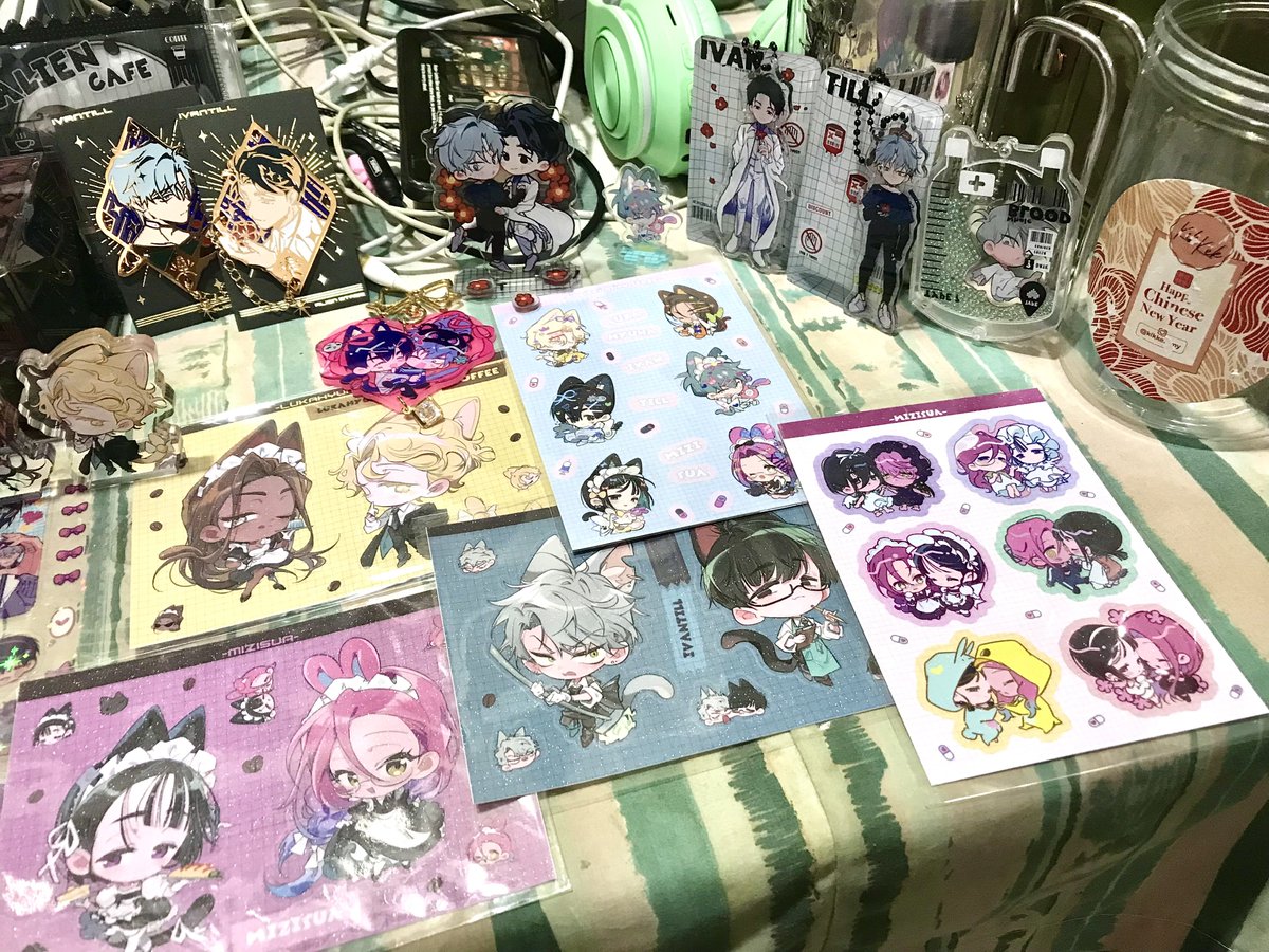 I’M SHAKING!! <a href="/capybara_roll/">ShiQi🌹</a> JUST THREW AN ENTIRE ALIEN STAGE + MXTX SHRINE AT ME IN COMIC FIESTA??? 😭💖💖 Thank you Shiqi for coming ! I look forward to the next con where we can see each other again. I’ll try not to lose next time! (ง •̀_•́)ง