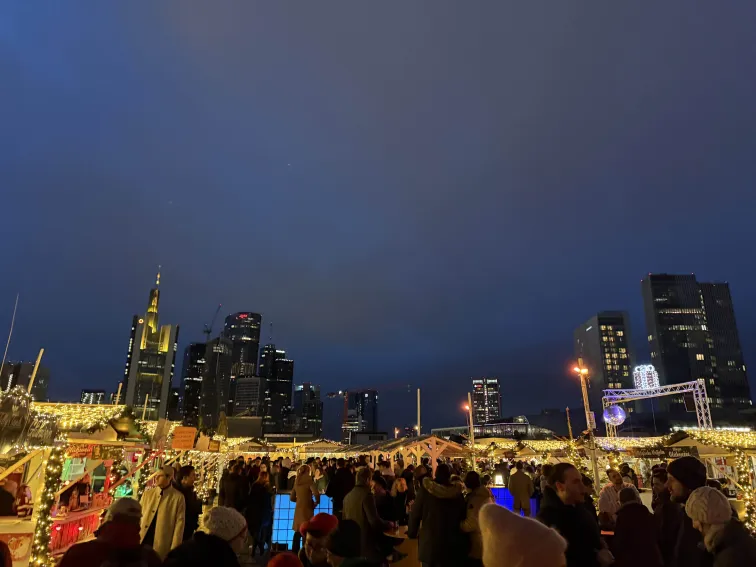 This weekend the EU community gathered on the most Xmassy location ever: Frankfurt! Thanks <a href="/ShortTraderJoe/">BoardofMoney</a> &amp; <a href="/UpxLand/">UPXLand</a> for organizing this <a href="/UplandMe/">Upland</a> community meetup. Unfortunaly I couldn't come last minute, but if you went and have pics, do share to make my FOMO even bigger!🌟