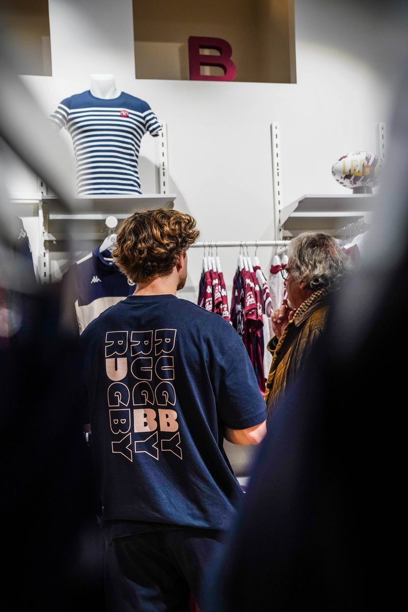 UBBrugby's tweet photo. ᴘꜱꜱᴛ...
Notre UBB Store à Bord'eau Village est ouvert aujourd'hui jusqu'à 19h et demain de 10h à 17h !
Profitez-en ! 🎄
#iloveubb #UBBStore https://t.co/hqjCk2FT7Z