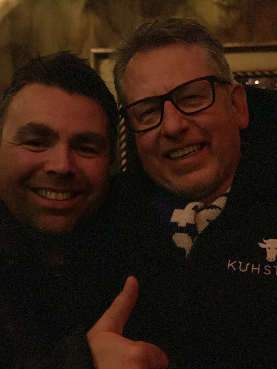 scudetto's tweet photo. Hach, #Bochum! 💙 Gestern im #Kuhstall hat Christian nach dem Sieg direkt nachgelegt. Er ist beim #Begrüßungsgetränk beim #Saisonrückblick beim #Nichtabstieg von #meinVfL auch mit nem Drittel dabei. Der Glaube ist da! Das ist Bochum! 😊👍🙏 Mega! @VfLBochum1848eV https://t.co/slmlD3Nobn
