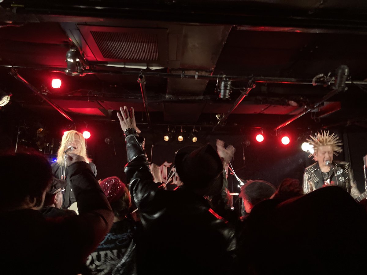 Serenade6608's tweet photo. セレナデピクチャー
Vo.鬼田よしき
12/14日は
久しぶりにライブなくて
ライブ観に行ってきたんだよ
イナさん企画、感動
缶バッチをトートバッグにつけてんだぁ
全バンドカッケー刺激になった。
帰りに流れ星みた🌠
#イナさん
#SELFSTYLE
#CxCxD
#TheCALLINGS
#新松戸FIREBIRD https://t.co/S5PlG5Fq9G