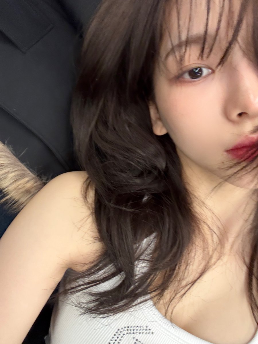 ujiminphoria's tweet photo. EXCUSE ME KARINA??!!?? https://t.co/yj3e3dmFgA