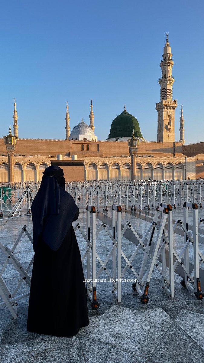 lifewithzoon's tweet photo. In the shadow of Masjid Al Nabawi (S.A.W) the soul feels its connection to the divine .
#masjidalnabawi https://t.co/WLDiwtHacb