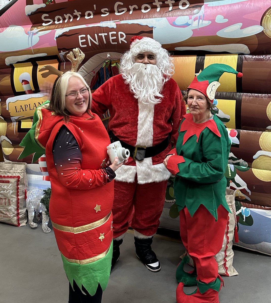 🎄Best wishes to all this festive season (from Santa and his elves!) 🎄