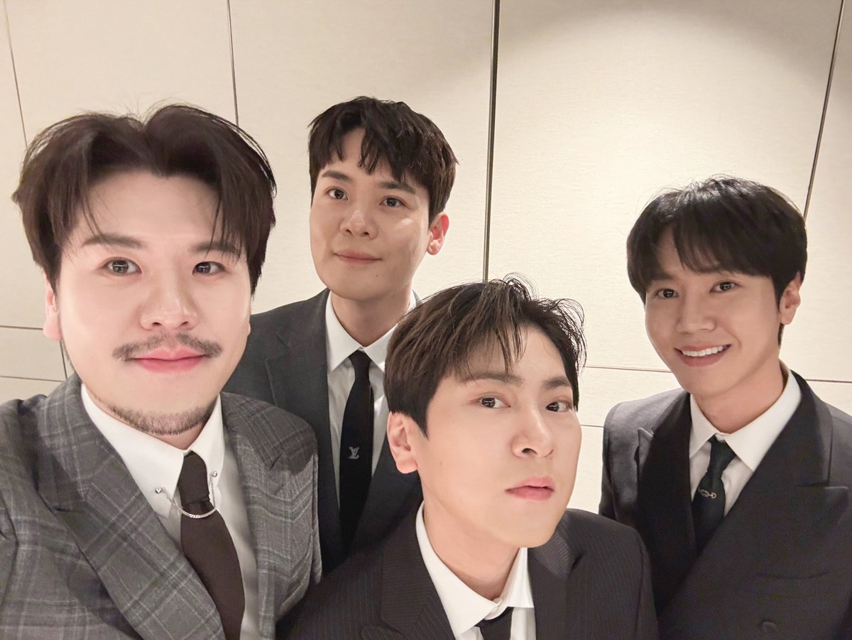 #LAPOEM
더시큐리티페스타 2024

든든한 대한민국 보안인 분들,
한 해 동안 고생 많으셨습니다💖
얼마 안 남은 2024년도
유종의 미 거두시길 바랍니다❗️

#라포엠 #더시큐리티페스타
#유채훈 #박기훈 #최성훈 #정민성
#YouChaehoon #ParkKihun
#ChoiSunghoon #JeongMinseong