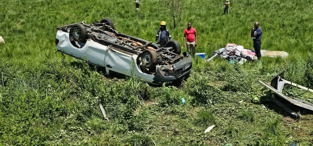 _ArriveAlive's tweet photo. Seven people injured, including three minors in a single-vehicle collision on the R617 near Boston https://t.co/9Q9LX6lfHU
#ArriveAlive #SeriousCollision @MidlandsEMS https://t.co/aAfHUoaCej