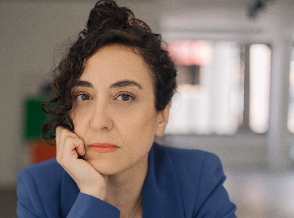 Tiyatro BeReZe'nin yeni sezonda Anton Çehov'un Martı'sından uyarladığı yeni oyunu olan ❝Martı mıyım?❞ı rejisi ELİF TEMUÇİN ile konuştuğum röportaj <a href="/theMagger/">theMagger.com</a>'da. 🎙️

🔗 themagger.com/elif-temucin-m…