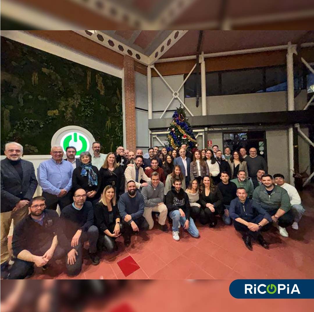 RicopiaTech's tweet photo. ✨ ¡Feliz Navidad de parte de todo el equipo de Ricopia! 🎄

Queremos agradeceros vuestra confianza y desearos unas fiestas llenas de alegría, salud y grandes momentos junto a vuestros seres queridos . 🥂✨ https://t.co/DumXp7r3oS