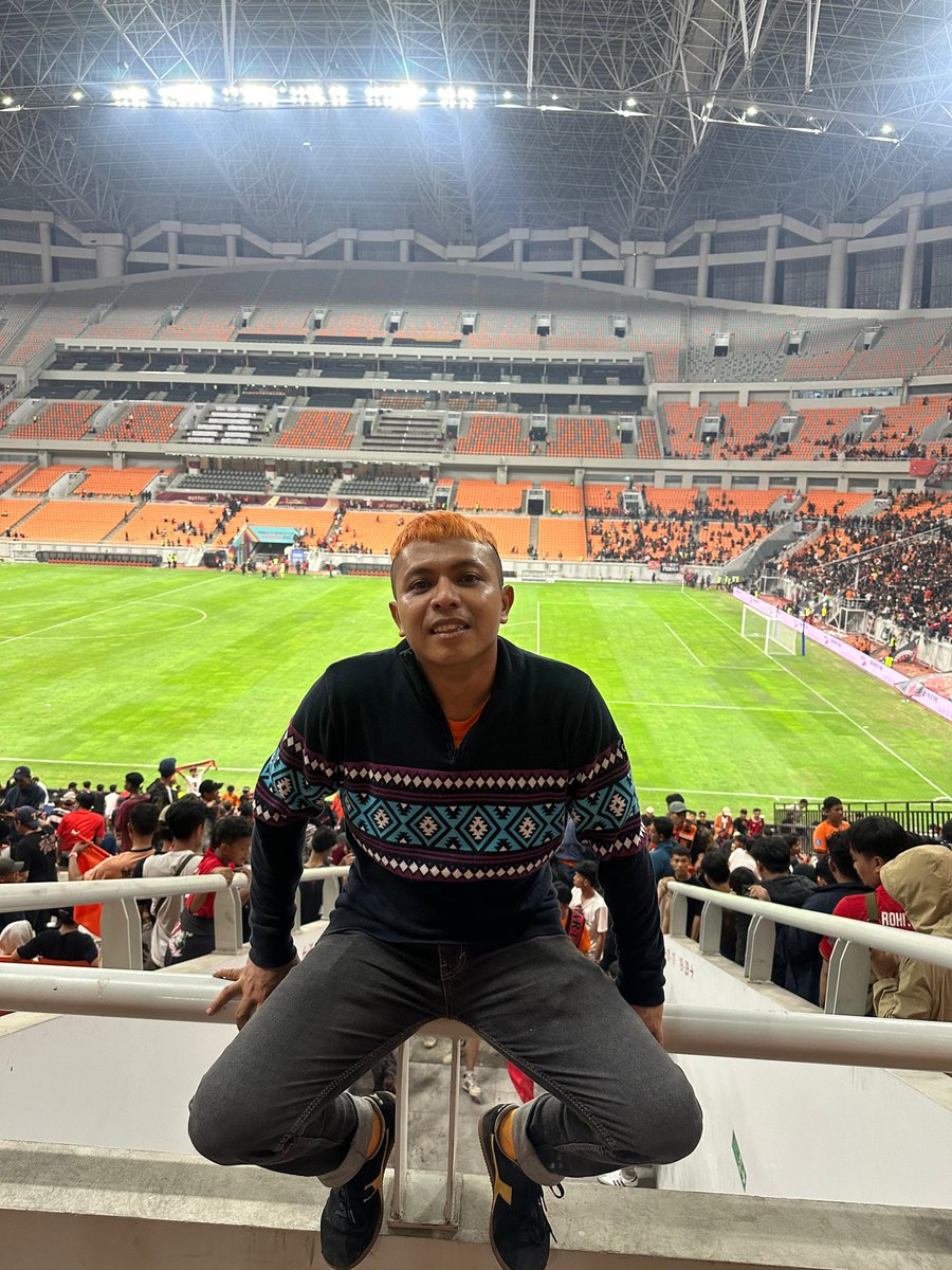 okspal_'s tweet photo. 27th the jakmania https://t.co/lmxvC1Or5S