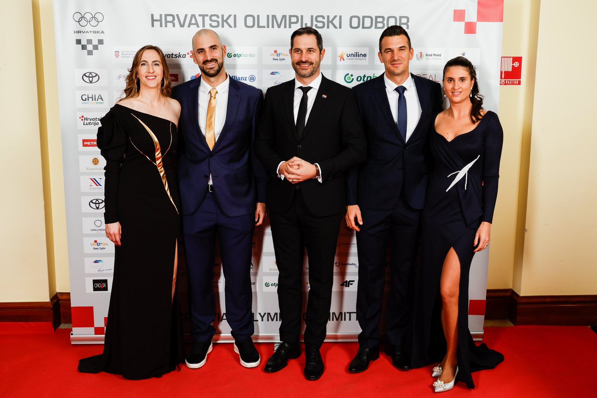 It’s a great honor to be named the Best Sports Pair at the Croatian Olympic Committee awards ceremony! Congratulations to all the winners, especially to our coach Nikola Bralić, who was also recognized for his incredible work 👏
#sinkovicbrothers #award #ceremony #rowing #hoo