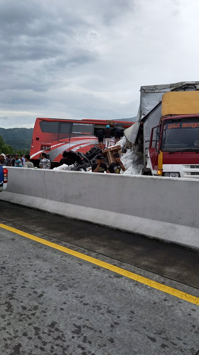 txt.daricalo tweet media