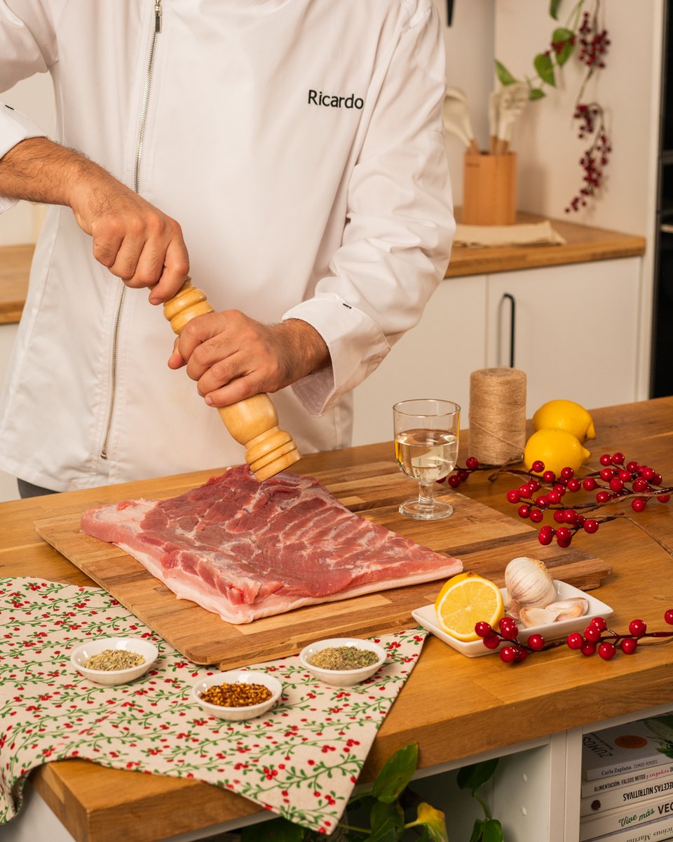 PIMPAMCOOK's tweet image. MISE-EN-PLACE, es un término francés cuya traducción es “todo en su lugar'', y se utiliza en gastronomía para definir la preparación previa de todos los ingredientes antes del cocinado. ¡Toma nota, cocinillas!