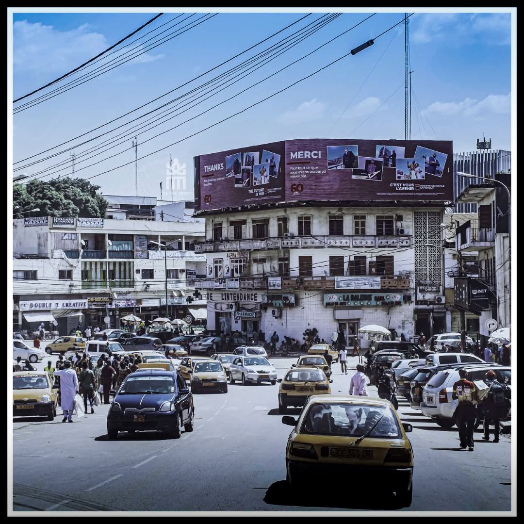 adambita237's tweet image. Montée Anne Rouge, Yaoundé : un carrefour de vies et de cultures, où le trafic urbain bat au rythme de la capitale. 🇨🇲📸 #BaladeAuCameroun #mboapic #street