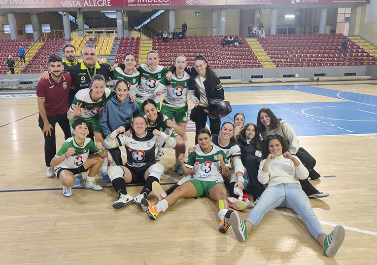 El Deportivo despide 2024 con un amplio triunfo ante Al Andalus (8-0) <a href="/cordobafs/">CD CÓRDOBA-CAJASUR FSF</a> <a href="/RafaelPabloGarc/">RPablo Garcia</a> <a href="/ACFSFfutsal/">ACFSFfutsal</a> <a href="/Mariacalanas06/">meryyy :)</a> <a href="/inmasojo/">inma sojo</a>
minuto90.com/Division-de-Ho…
