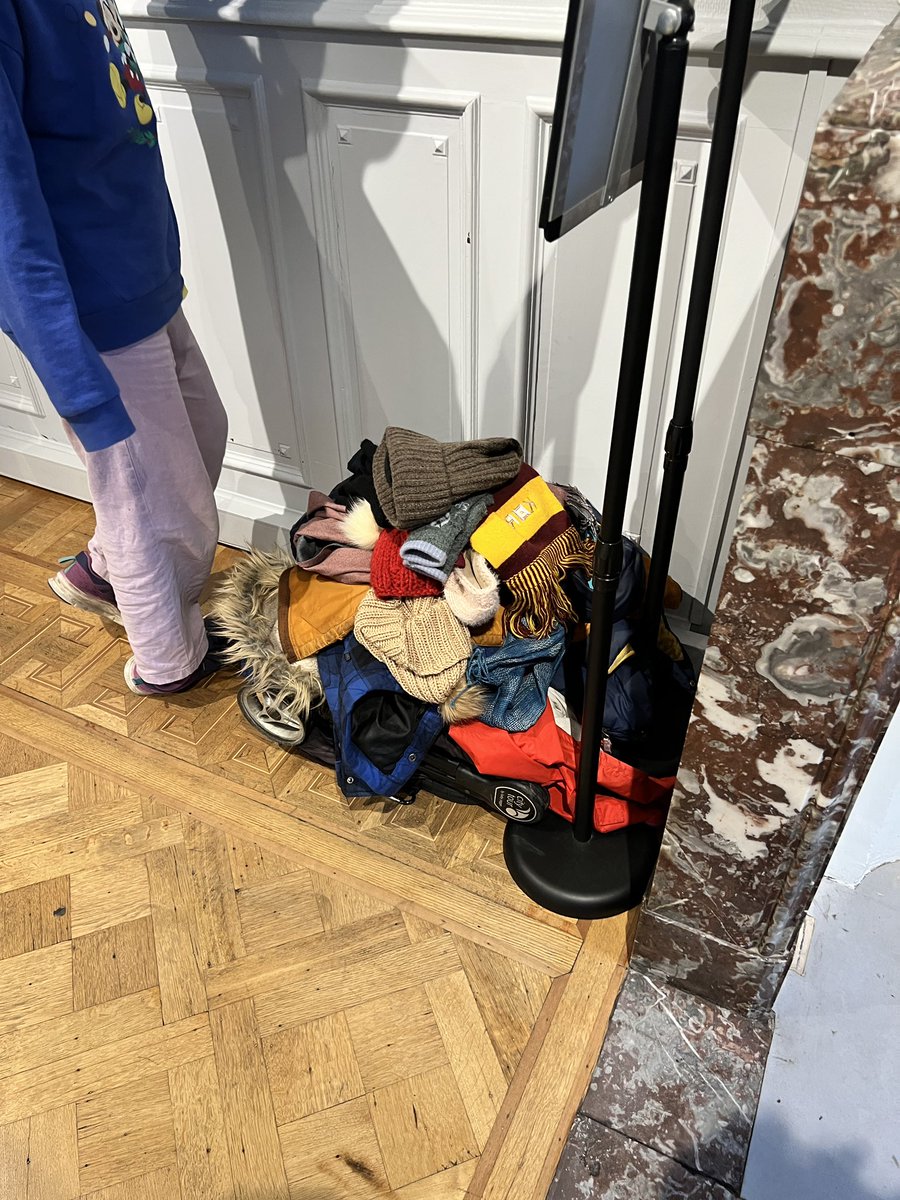 Cloakroom €1 per item, buggy parking free: