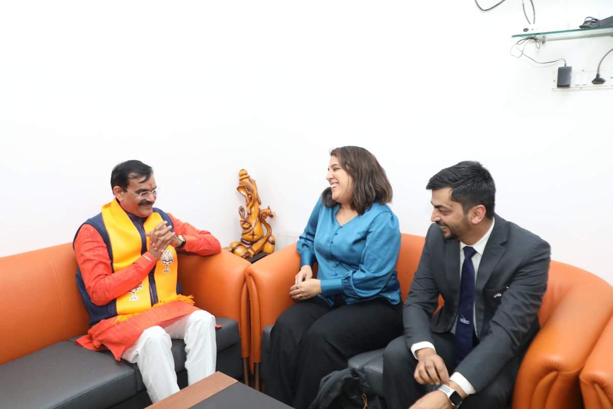 VD Sharma (@vdsharmabjp) on Twitter photo आज भाजपा प्रदेश कार्यालय में इजरायल दूतावास की राजनयिक सुश्री <a href="/AmsNoa/">Noa Amsalem</a> एवं सीनियर वाटर रिसोर्स स्पेशलिस्ट श्री @Neeraj_gahlawat से भेंट हुई। आज भाजपा प्रदेश कार्यालय में इजरायल दूतावास की राजनयिक सुश्री <a href="/AmsNoa/">Noa Amsalem</a> एवं सीनियर वाटर रिसोर्स स्पेशलिस्ट श्री @Neeraj_gahlawat से भेंट हुई।
